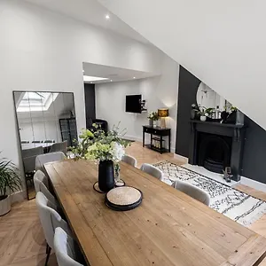 https://princes-wharf-stylish-2-bed-city-centre-apartment.hotels-newcastle-upon-tyne.com